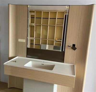 होटल मिरर स्क्रीन